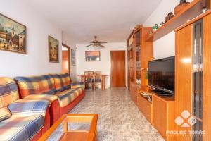 Piso en primera línea lateral con plaza de aparcamiento en Cunit photo 0