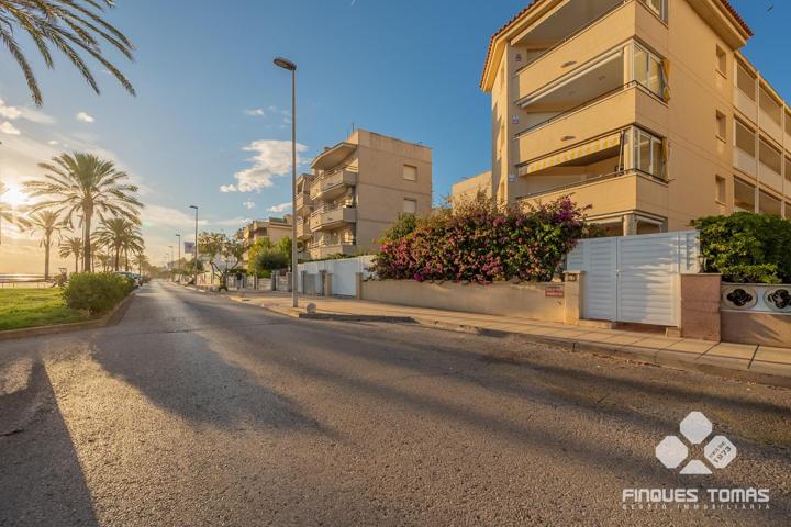 Piso luminoso en primera línea con vistas al mar en Cunit photo 0