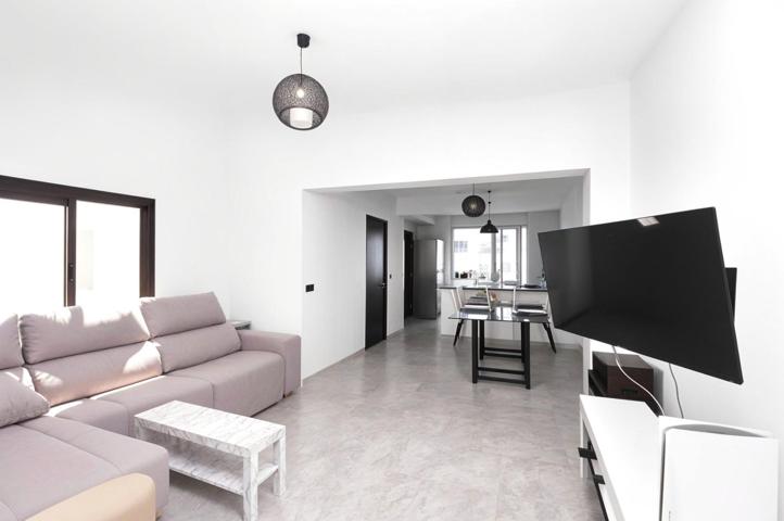 🌞 Piso luminoso con 2 balcones en Santa Catalina vive en una de las zonas más cotizadas de Palma 🏡 photo 0