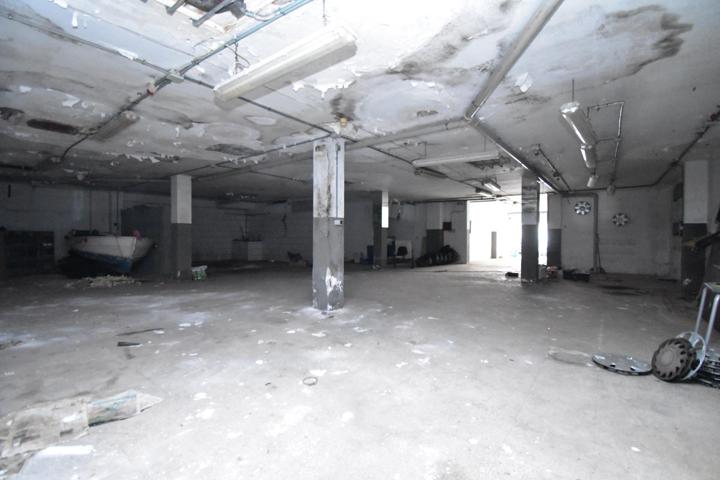 📍🏬 Oportunidad en Cas Capiscol: Local de gran tamaño en venta. photo 0