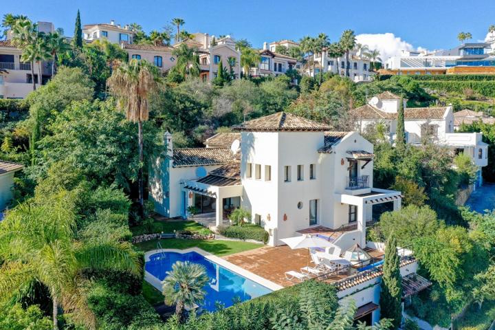 Magnífica Villa en venta en el Puerto de Los Almendros, Benahavís - Marbella photo 0
