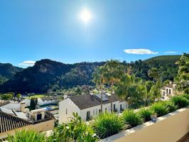 MAGNIFICENT FULLY RENOVATED TOWNHOUSE in the beautiful Benahavis. photo 0