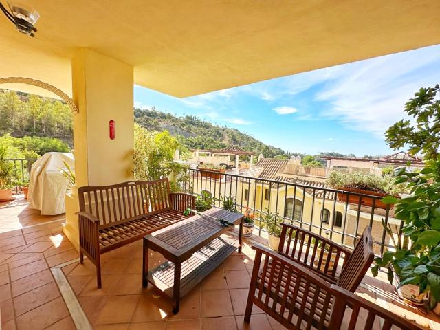 Elegante Apartamento de 3 Dormitorios en Venta en Las Jacarandas, Los Arqueros, Benahavís – Excelent photo 0