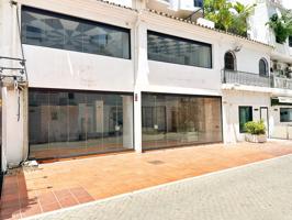 Local Comercial de Lujo en Venta en Puerto Banús a 100m del Mar photo 0