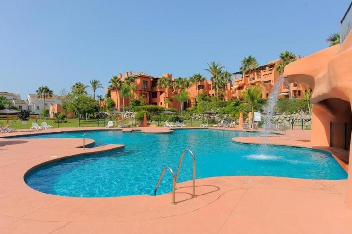 Alquiler de apartamento luminoso cerca de la playa con piscina y jardín – Ideal para vacaciones en la costa photo 0