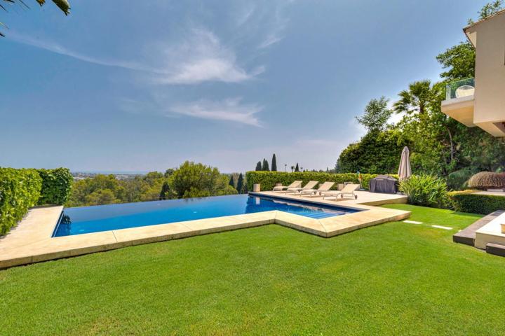 Villa de Lujo con Vistas Panorámicas al Mar, Piscina Infinita en El Herrojo Alto – La Quinta Golf photo 0