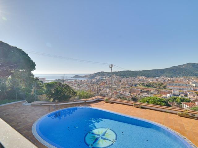 Casa En venta en Sant Feliu De Guíxols photo 0