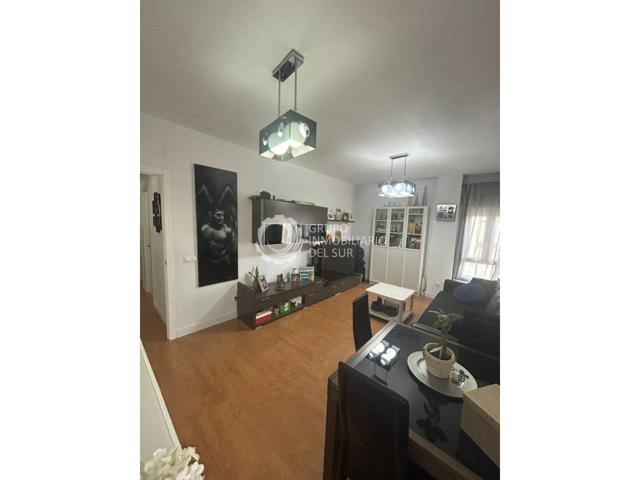 Vivienda exclusiva con balcón, garaje y ubicación privilegiada photo 0