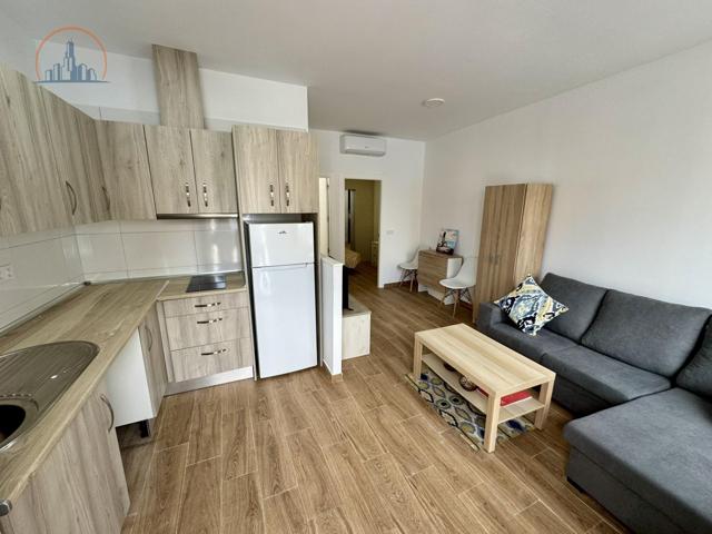 ¡Chollo en San Feliz! Planta baja reformada con patio y todo exterior photo 0