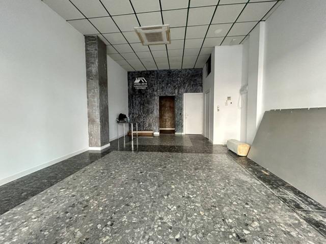 Local en venta en La Pastora-Zona de la Estación photo 0