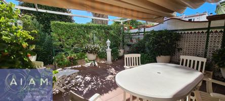 Impresionante casa con jardín y piscina comunitarios en la mejor zona residencial de Calella photo 0