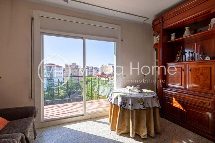 Piso de 4 habitaciones con vistas despejadas y sol photo 0