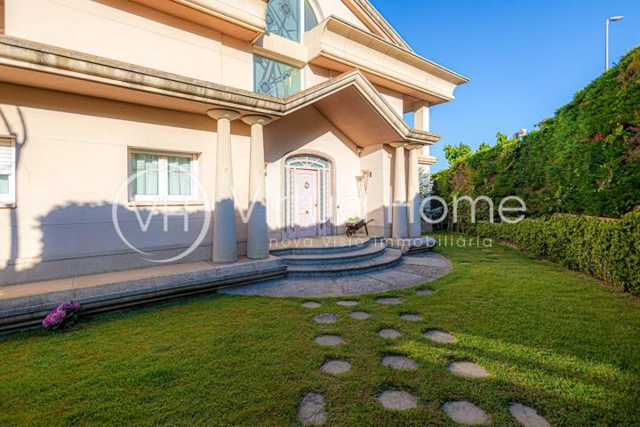 Exclusiva residencia con encanto, jardín privado y una ubicación inmejorable photo 0
