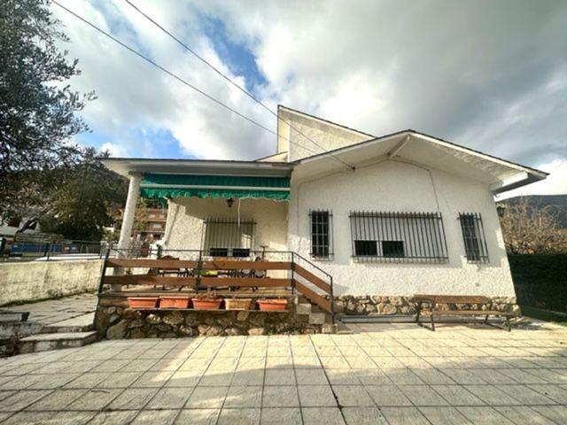 Casa En venta en Calle De La Cerca, 18, Bustarviejo photo 0