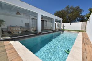 CHALET URBANO 3 DORMITORIOS PISCINA PLANTA BAJA photo 0
