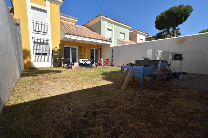 VIVIENDA ADOSADA 3 DORMITORIOS 3 BAÑOS + BUHARDILLA EN DOÑA PETRA photo 0