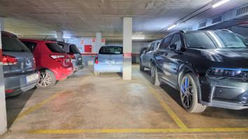 AMPLIA PLAZA DE PARKING EN ALQUILER EN ZONA PLAZA LLIBERTAT photo 0