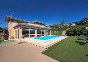 ELEGANCIA Y PRACTICIDAD EN CASTELLMOSTER. Chalet de 4 habitaciones, garaje, jardín, piscina... photo 0