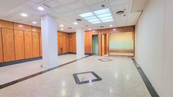 LOCAL COMERCIAL DE 100 m² EN ALQUILER EN PASSEIG PRIM photo 0