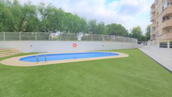 Acogedor piso de 4 habitaciones en Reus con piscina comunitaria. photo 0