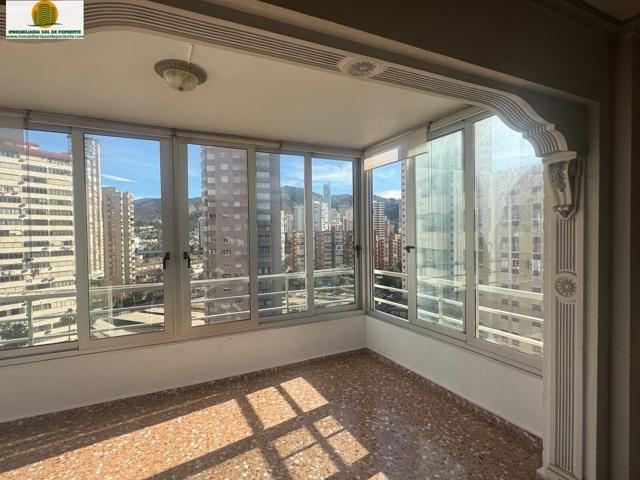 Piso familiar en Benidorm, a 500 metros de la playa, con amplias instalaciones y gran potencial photo 0