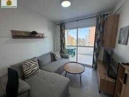Apartamento con 2 habitaciones vistas al mar parking y piscina en pleno centro de Benidorm. photo 0