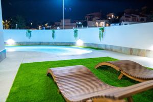 VILLA INDEPENDIENTE CON PISCINA PRIVADA Y SÓTANO CON APARTAMENTO INDEPENDIENTE. LLAVE EN MANO! photo 0