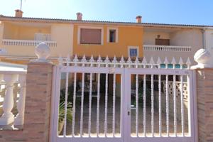 ✨ ¡Descubre Tu Paraíso Junto al Mar en Torrevieja: Un Dúplex Reformado, Listo para Vivir y Disfrutar de la Esencia Mediterránea! photo 0