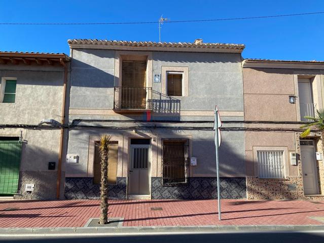 Se vende casa tradicional en pleno centro de Hondón de los Frailes photo 0