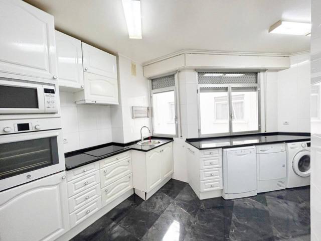 Piso en venta en Centro(01005) photo 0