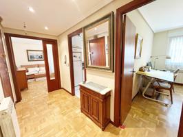Piso en venta en San Cristóbal-Adurtza(01006) photo 0