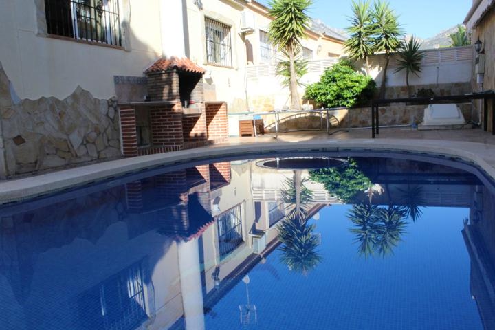 Villa En venta en La Nucia photo 0