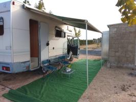 Parcela con baño privado para caravana o autocaravana photo 0