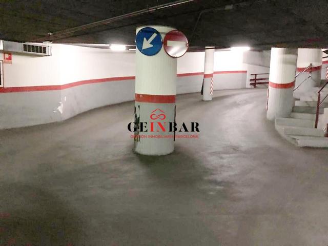 SE ALQUILA PLAZA DE PARKING GRANDE photo 0