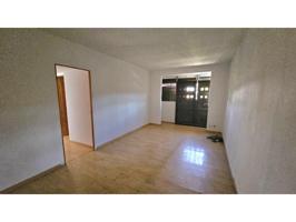 Piso En venta en Ciutat Meridiana - Torre Baró - Vallbona, Barcelona photo 0