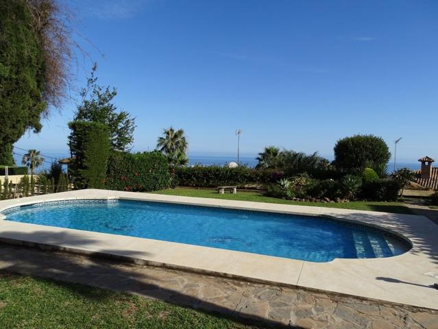 Villa de lujo en Benalmádena Pueblo con impresionantes vistas al mar photo 0