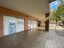 Local comercial con salida de humos en Edificio Galileo, en Sevilla Este. photo 0