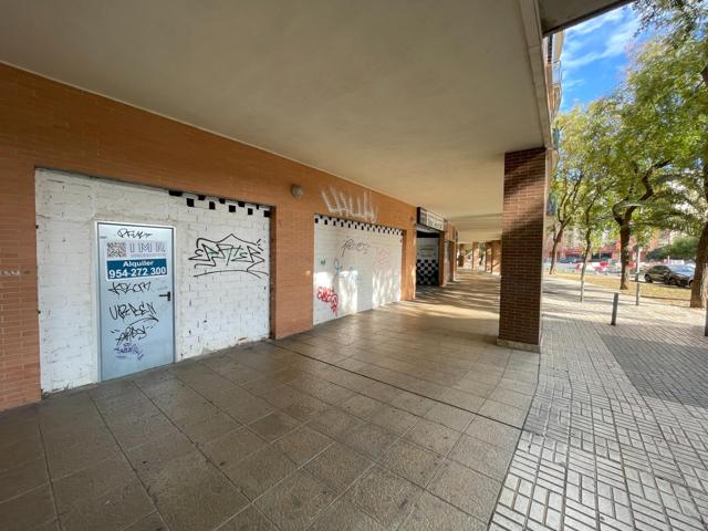 Local comercial con salida de humos en Edificio Galileo, en Sevilla Este. photo 0