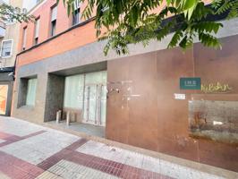 Local muy comercial en venta y alquiler en la Ronda Capuchinos photo 0