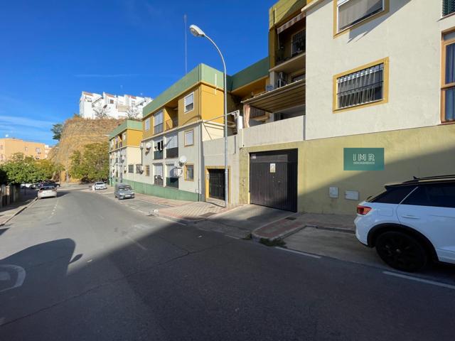 Plaza de garaje en venta en el centro de Alcalá de Guadaíra photo 0