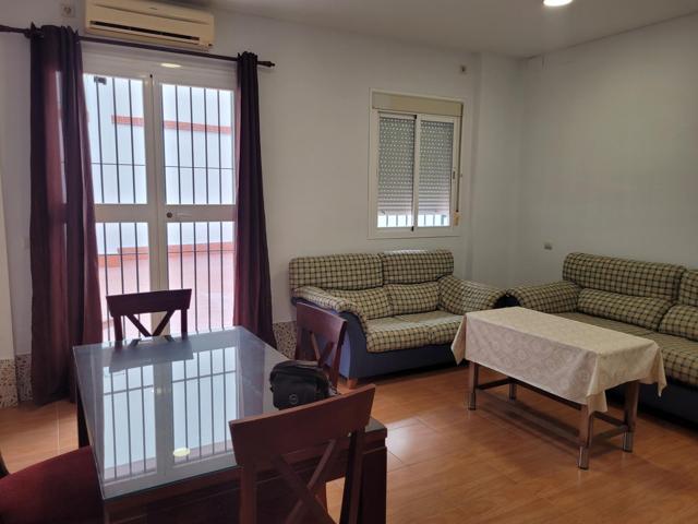 APARTAMENTO EN TRIANA. photo 0