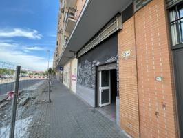 Local comercial en venta y alquiler – Máxima visibilidad en Ronda Urbana Norte photo 0