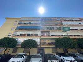 ¡OPORTUNIDAD EN PARQUE ALCOSA! Piso de 3 dormitorios para reformar a tu gusto photo 0