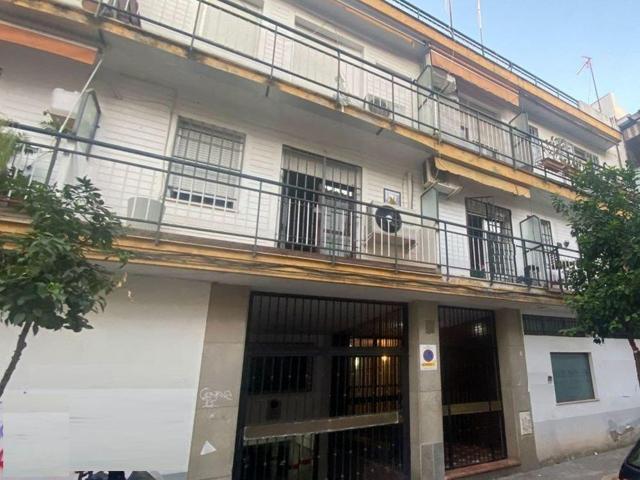 Piso en venta en el corazón de Sevilla – Calle Hiniesta, junto a San Marcos y San Luis photo 0