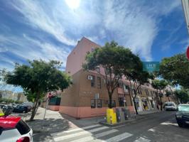 ¡Gran oportunidad en Pino Montano! Piso con ascensor y muchas posibilidades photo 0