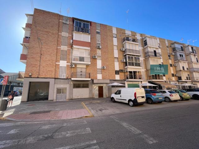 Local comercial diáfano en venta – Sevilla (Zona Hytasa) photo 0