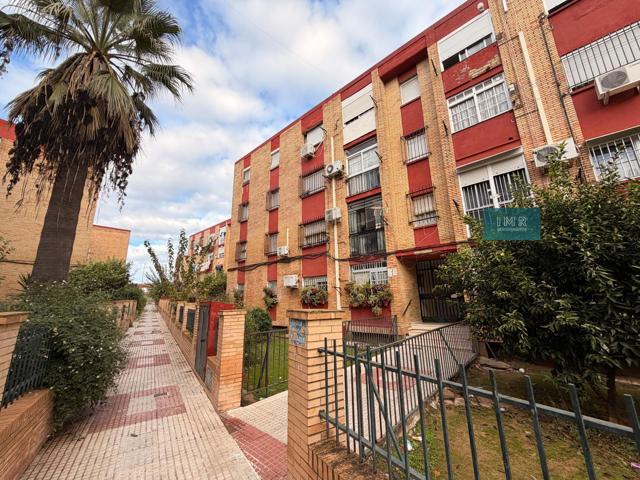 PISO EN VENTA PARA REFORMAR EN CASTILLEJA DE LA CUESTA – BARRIADA NUEVA SEVILLA photo 0