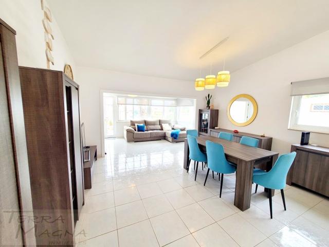 Villa En venta en Arona photo 0