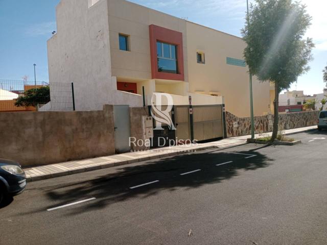 solar con proyecto presentado recientemente para construir un duplex photo 0