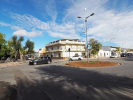 *Casa en esquina en avenida Juan Carlos I - Doña Crisanta* photo 0